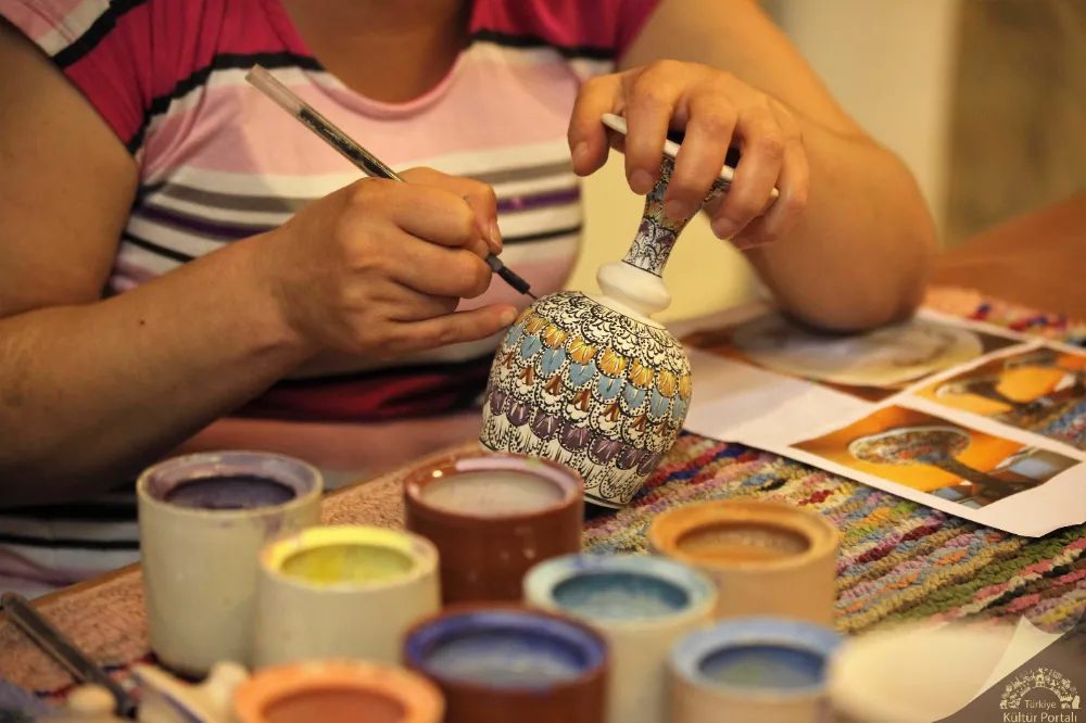 İş Kadınlarının Evde Sanat ve El Sanatlarıyla Yaratıcılıklarını Geliştirme