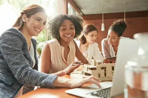 Evde İnternet Girişimciliği: İş Kadınları İçin Yeni Trendler ve Fırsatlar