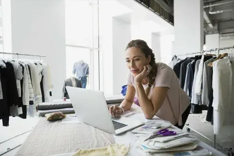 İş Kadınları İçin Evde E-ticaret ve Online Mağaza Açma Rehberi